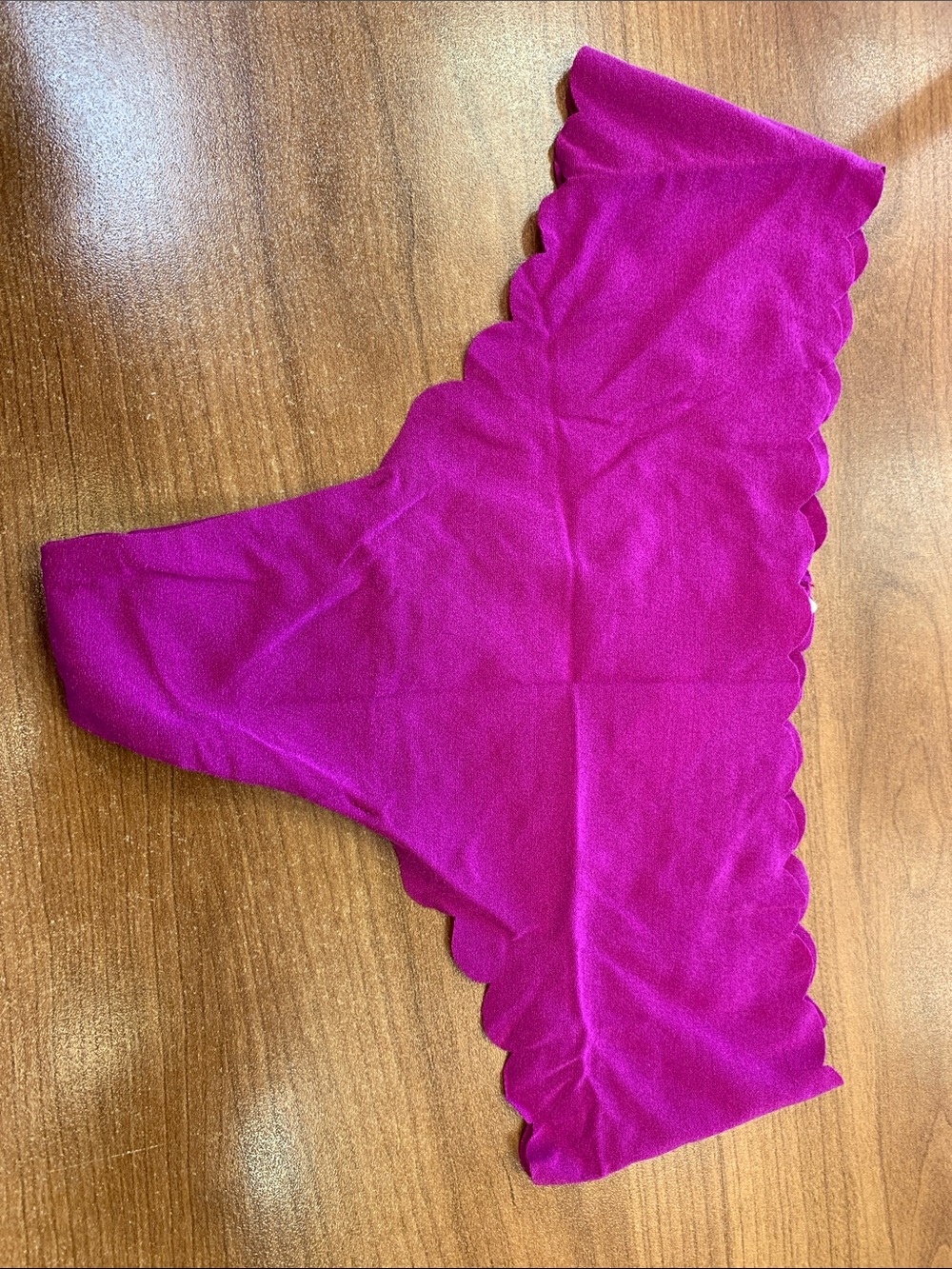 Victoria’s Secret No Show Scalloped Thongs in Fuchsia